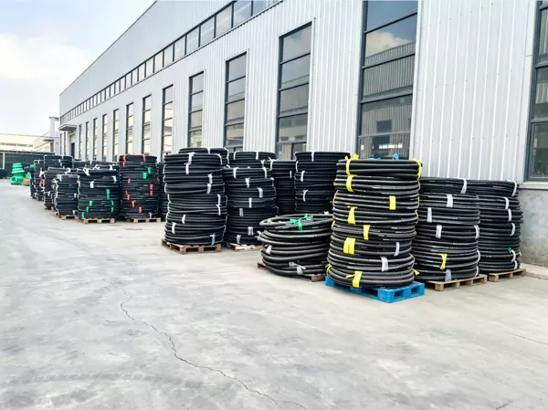 Hur väljer man rätt tygförstärkt gummislang? Riktlinjer för urval från Hebei Zhehan Rubber & Plastic Products Co., Ltd.